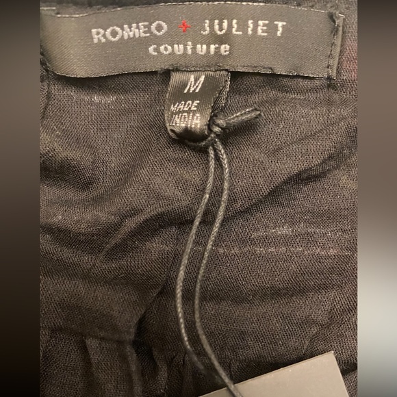 NWT Romeo + Juliet Couture Skater Black
Skirt size M - Picture 6 of 8